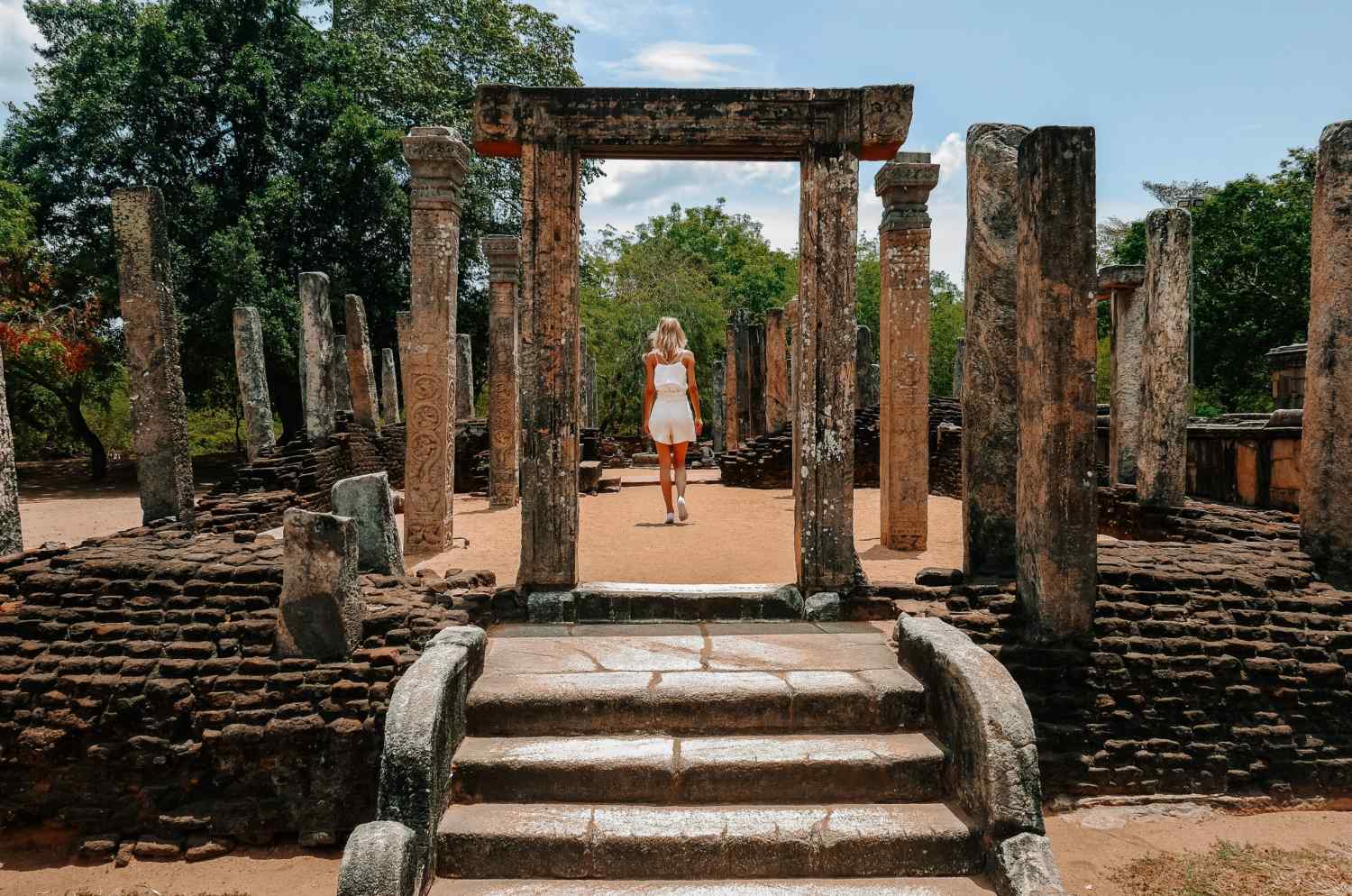 Polonnaruwa-arch-scaled