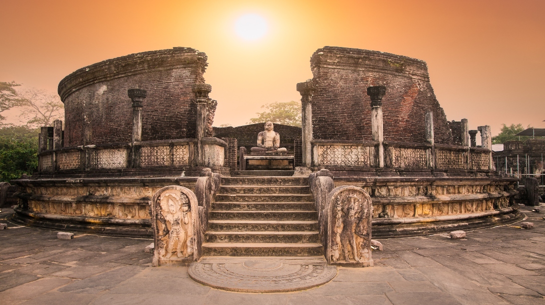 Polonnaruwa tour 1090 x 610
